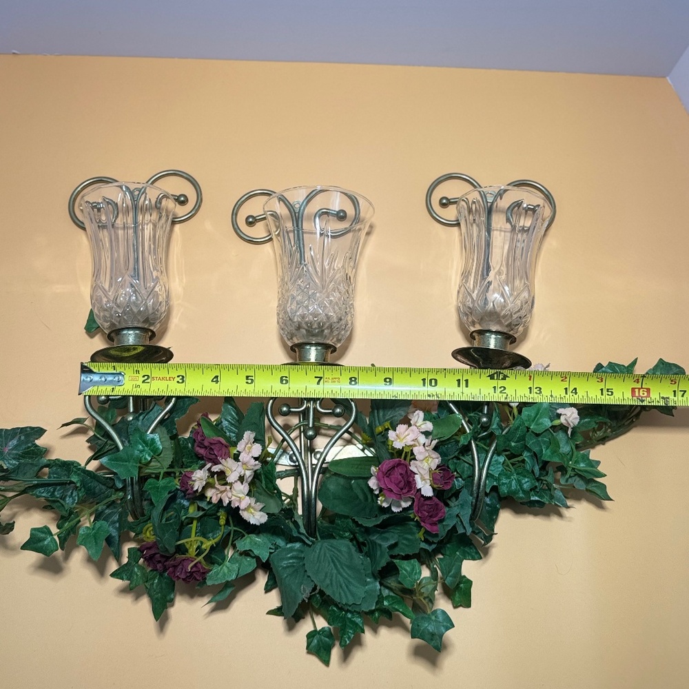 Home Interiors 3 votive glass wall sconce - Picture 3 of 4